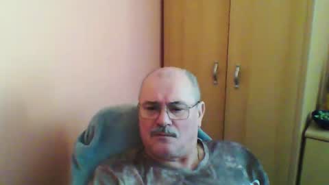 Snapshot of ferda5908736 chatting on February 18, 8:59 am ferda5908736 online show from February 18, 8:59 am