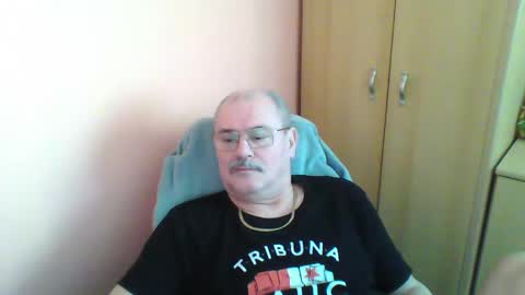 Snapshot of ferda5908736 chatting on February 28, 8:20 am ferda5908736 online show from February 28, 8:20 am