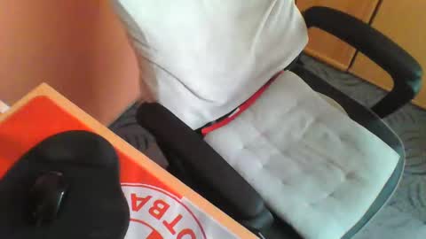 Snapshot of ferda5908736 chatting on March 12, 7:02 am ferda5908736 online show from March 12, 7:02 am