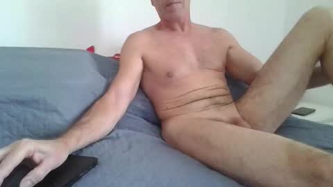 fergi1999 online show from October 18, 8:15 am
