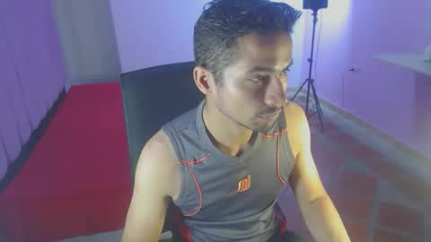 Snapshot of fermingomez1 chatting on February 8, 12:03 am fermingomez1 online show from February 8, 12:03 am