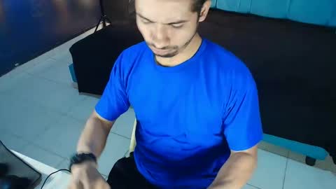 Snapshot of fermingomez1 chatting on February 10, 12:59 am fermingomez1 online show from February 10, 12:59 am