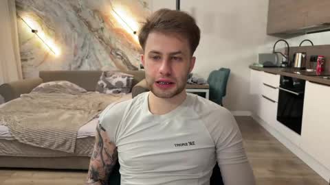 ferminlune online show from April 22, 9:27 pm