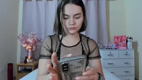 fernanda_151 online show from February 3, 6:35 pm