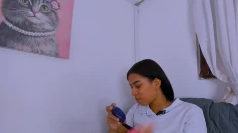 Snapshot of fernanda_brown01 chatting on October 4, 7:23 pm Fernanda online show from October 4, 7:23 pm