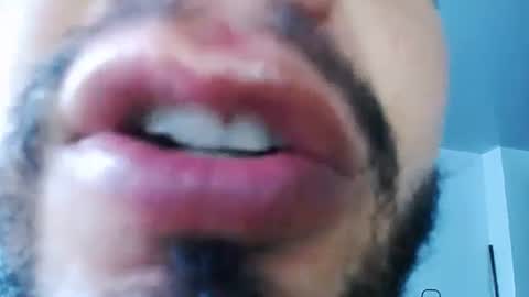 Snapshot of fernandoquindiano chatting on November 6, 12:50 pm Samuel online show from November 6, 12:50 pm