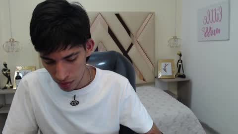 FER PHOENIX online show from February 7, 3:55 am