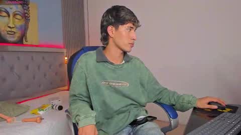 FER PHOENIX online show from March 30, 4:24 am