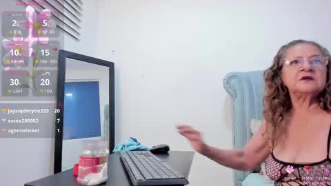 Snapshot of ferrimature chatting on May 15, 11:12 pm Marcela online show from May 15, 11:12 pm