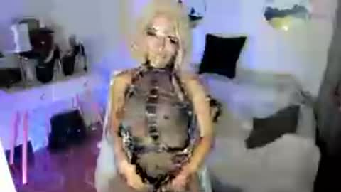 Snapshot of ferrocious_olive69 chatting on June 16, 2:58 am ferrocious_olive69 online show from June 16, 2:58 am