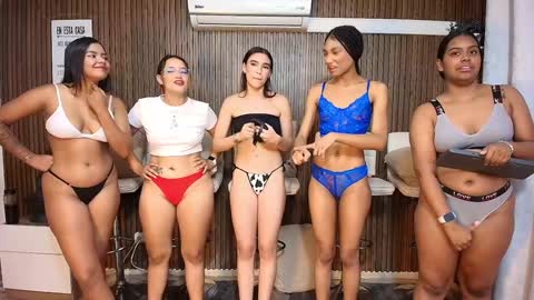 Snapshot of fetishcouples chatting on November 22, 11:53 am alice and samm online show from November 22, 11:53 am