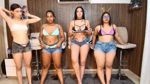 Snapshot of fetishcouples chatting on December 18, 11:16 am alice and samm online show from December 18, 11:16 am