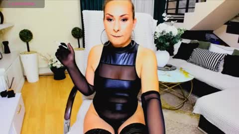 Snapshot of fetishfantasyeve chatting on June 27, 5:40 pm Fetishfantasyme my X online show from June 27, 5:40 pm