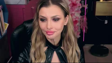 Sarah online show from November 1, 7:49 pm