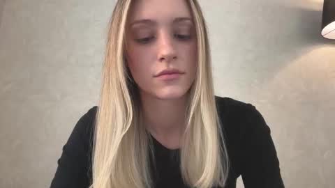 Lisa online show from November 19, 7:30 am