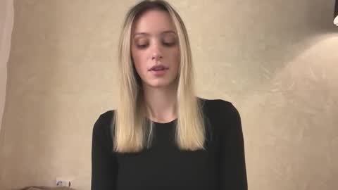 Lisa online show from December 2, 8:52 am