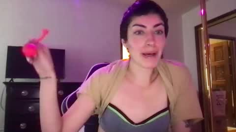 Snapshot of fgsammie chatting on October 3, 12:18 am fgsammie online show from October 3, 12:18 am