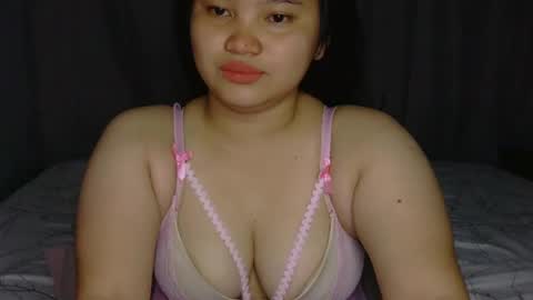 fhwilloughbyxx online show from April 13, 6:13 pm