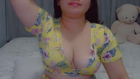 fhwilloughbyxx online show from April 17, 9:51 pm