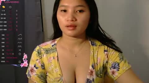 Snapshot of fhwilloughbyxx chatting on July 4, 12:11 pm fhwilloughbyxx online show from July 4, 12:11 pm