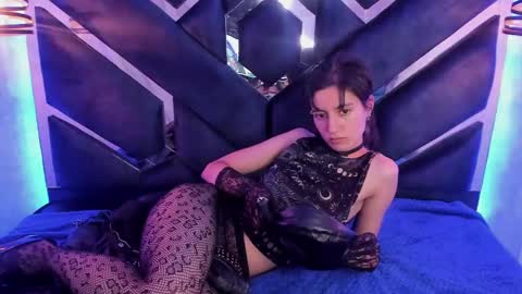   online show from February 1, 3:07 pm