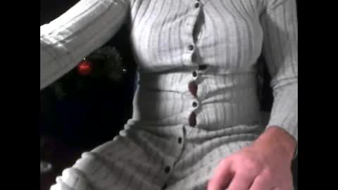 Snapshot of fifi010203 chatting on December 16, 7:35 am fifi010203 online show from December 16, 7:35 am