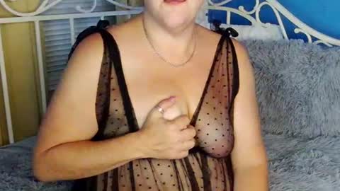 Snapshot of fifimatthews chatting on July 16, 2:17 am fifimatthews online show from July 16, 2:17 am