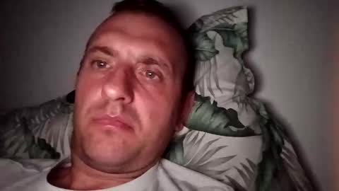 Snapshot of figonik chatting on November 8, 8:40 pm Nick online show from November 8, 8:40 pm