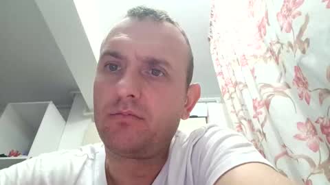 Snapshot of figonik chatting on November 25, 6:02 am Nick online show from November 25, 6:02 am