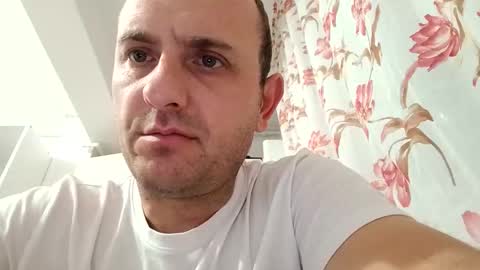 Snapshot of figonik chatting on January 9, 5:54 am Nick online show from January 9, 5:54 am