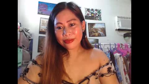 Snapshot of filipina_beauty69 chatting on November 2, 2:03 am filipina beauty. online show from November 2, 2:03 am