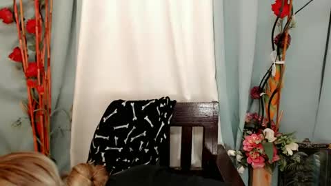 Snapshot of filipina_slutty69xxx chatting on February 26, 9:10 am Angela DONT FORGET TO FOLLOW AND GIVE ME APPRECIATION online show from February 26, 9:10 am