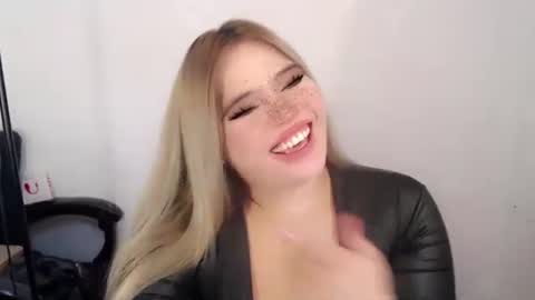 Snapshot of filipina_slutty69xxx chatting on September 14, 1:49 am Angela DONT FORGET TO FOLLOW AND GIVE ME APPRECIATION online show from September 14, 1:49 am