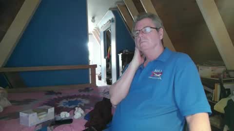 finderfiner online show from December 13, 7:53 pm