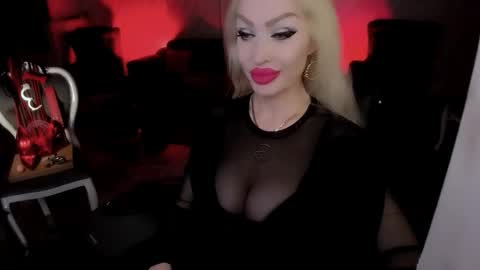 Snapshot of findom_god chatting on November 26, 4:02 am AlfaFemale online show from November 26, 4:02 am