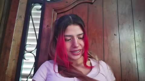 Snapshot of findombratty chatting on May 4, 9:00 pm findombratty online show from May 4, 9:00 pm