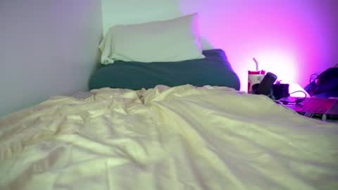 Snapshot of findomfeet_ chatting on June 2, 7:38 pm Ashley online show from June 2, 7:38 pm