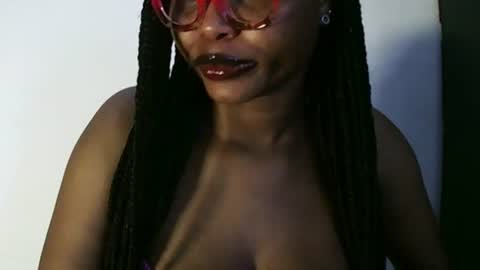 Snapshot of fine_juicyslut29 chatting on July 5, 9:27 am helena online show from July 5, 9:27 am