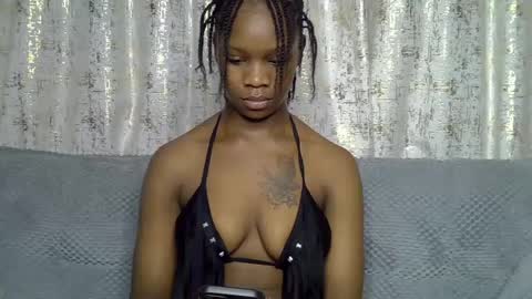 Snapshot of fine_queen12 chatting on July 1, 3:52 am fine_queen12 online show from July 1, 3:52 am