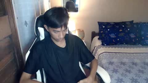 Snapshot of fineboii_rey18 chatting on September 10, 6:46 am fineboii_rey18 online show from September 10, 6:46 am