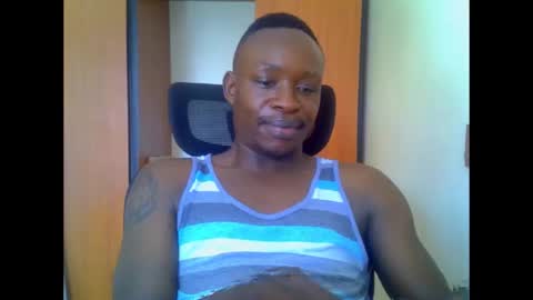 Snapshot of fineebony chatting on June 7, 7:23 am HOT AND SWEET online show from June 7, 7:23 am