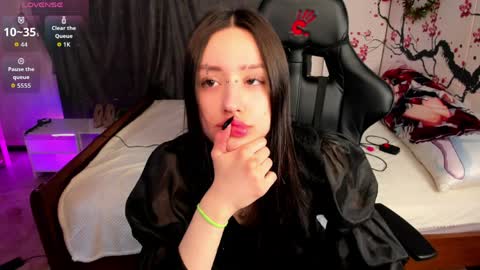 Hey I am Diana   HELP ME TO RICH 100 THUMBS UP online show from March 29, 6:57 am