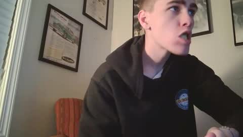 Snapshot of finnabun33 chatting on December 31, 12:32 am Jake I am Bicurious online show from December 31, 12:32 am