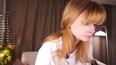 Snapshot of fionawhynot chatting on June 23, 7:01 pm Emily online show from June 23, 7:01 pm