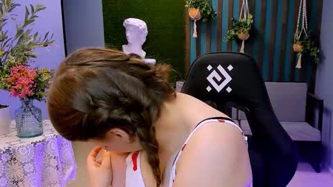 fiora online show from November 20, 3:01 pm