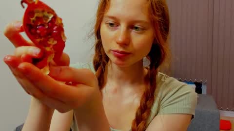 Snapshot of fire_luna chatting on December 23, 11:47 am fire_luna online show from December 23, 11:47 am