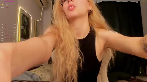 Bellatrix online show from May 31, 4:09 am