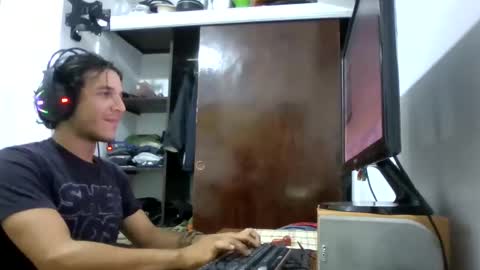 Snapshot of firefeelings chatting on December 15, 7:46 am Ricardo online show from December 15, 7:46 am