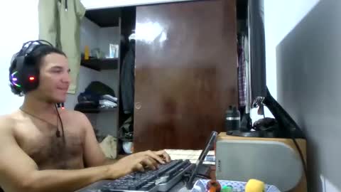 Snapshot of firefeelings chatting on December 25, 12:37 am Ricardo online show from December 25, 12:37 am