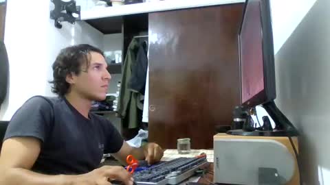 Snapshot of firefeelings chatting on January 2, 2:33 am Ricardo online show from January 2, 2:33 am